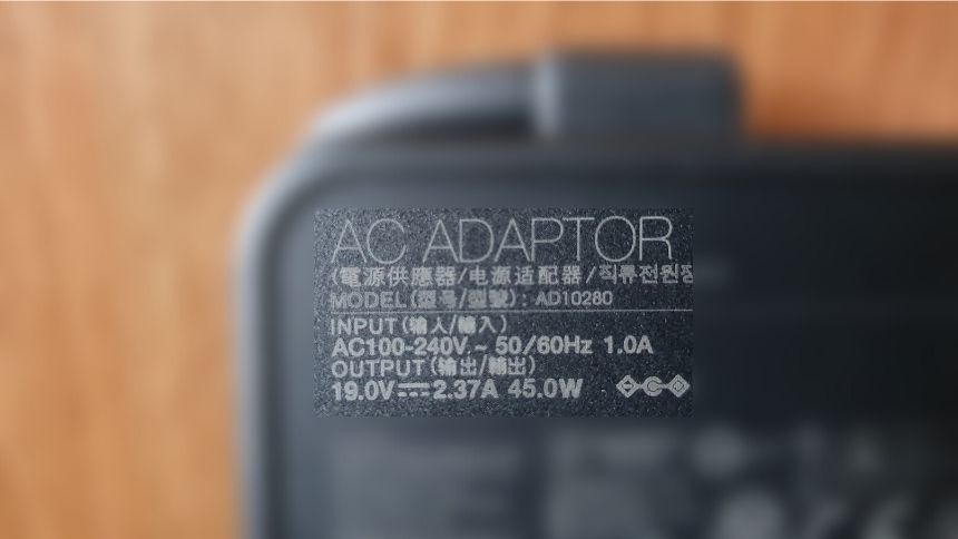 ASUS Charger Voltage Requirements image of ASUS VivoBook AC adaptor power requirements
